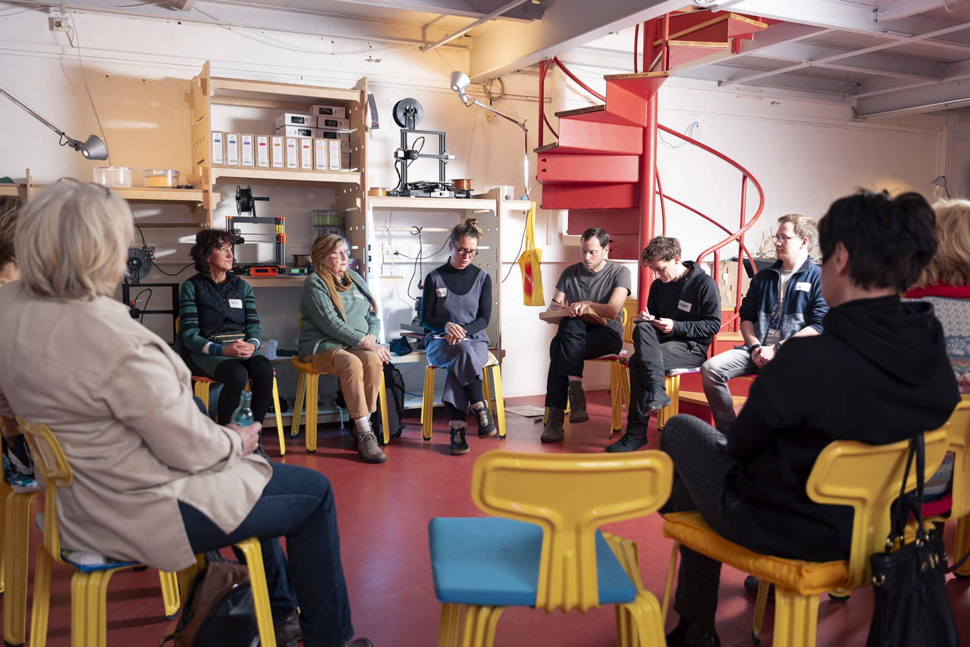Austausch zwischen Teilnehmenden im Projekt Hilde