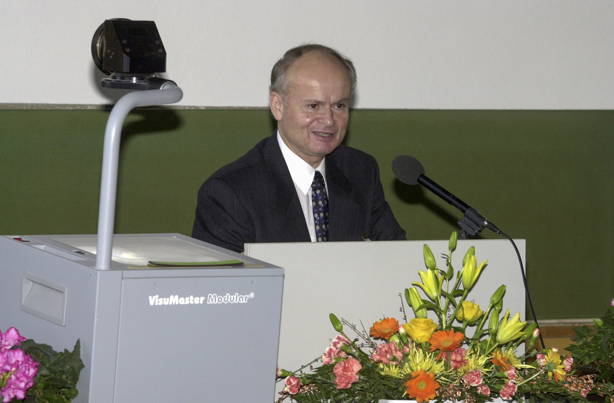 Prof. Bernd Hellige