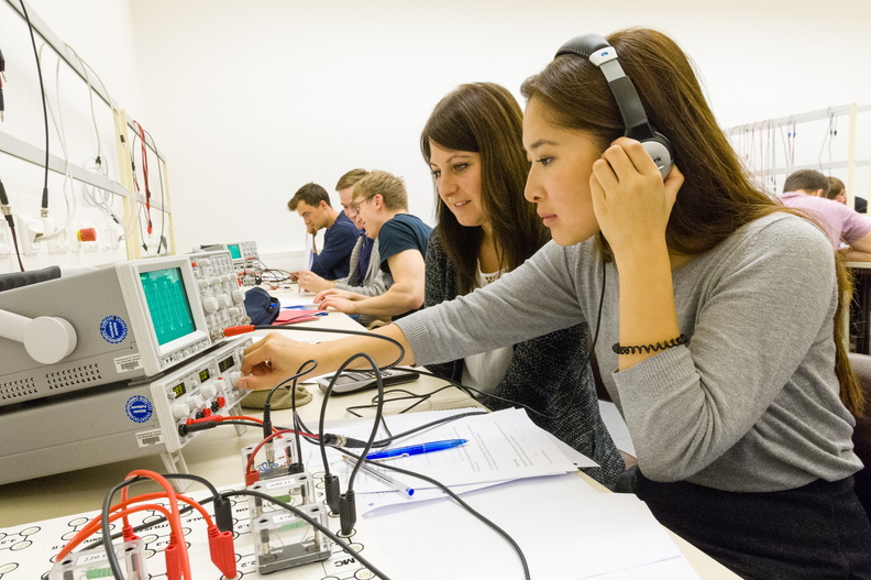 Studenten im Labor