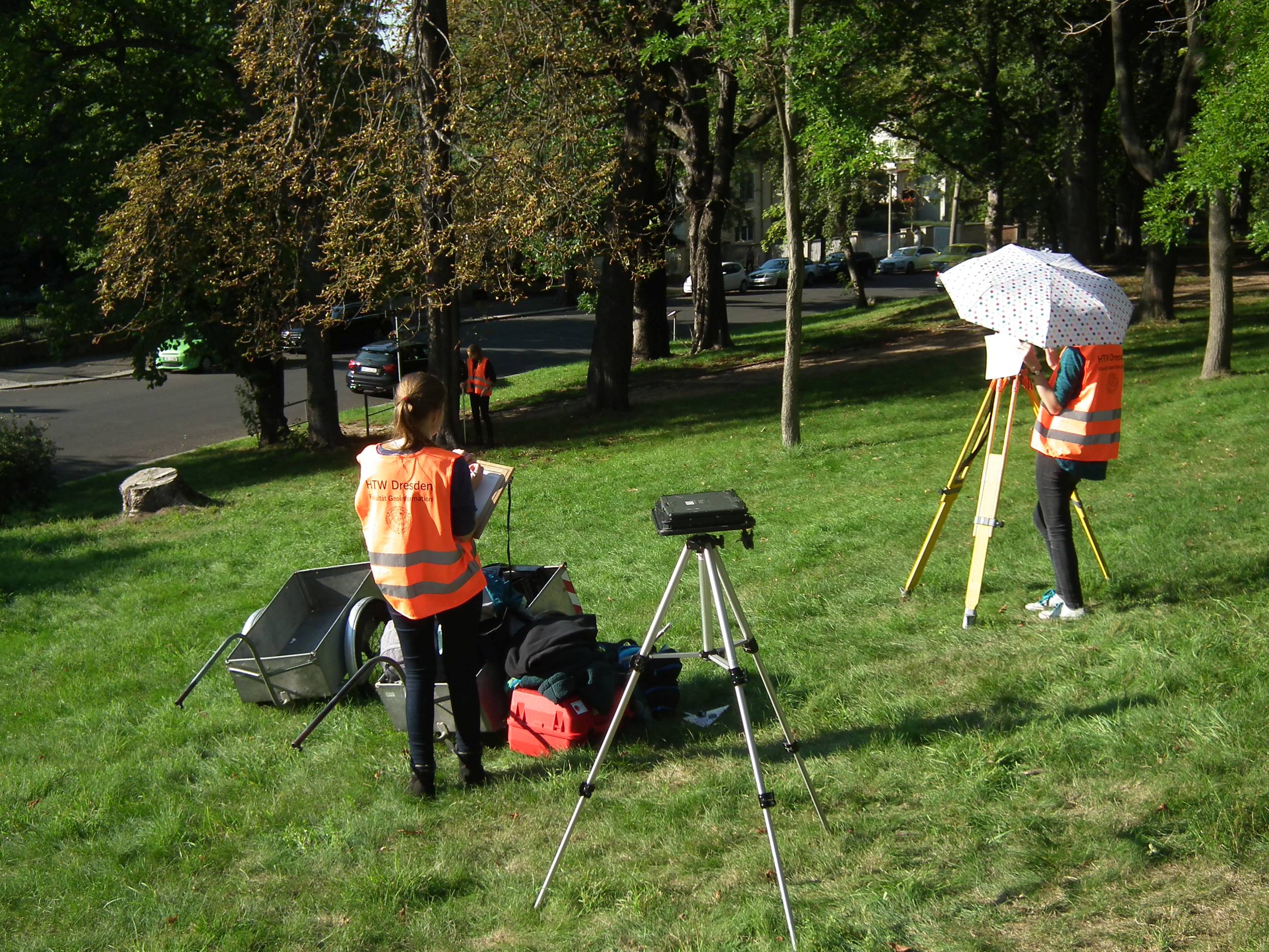 Studierende vermessen den Beutlerpark