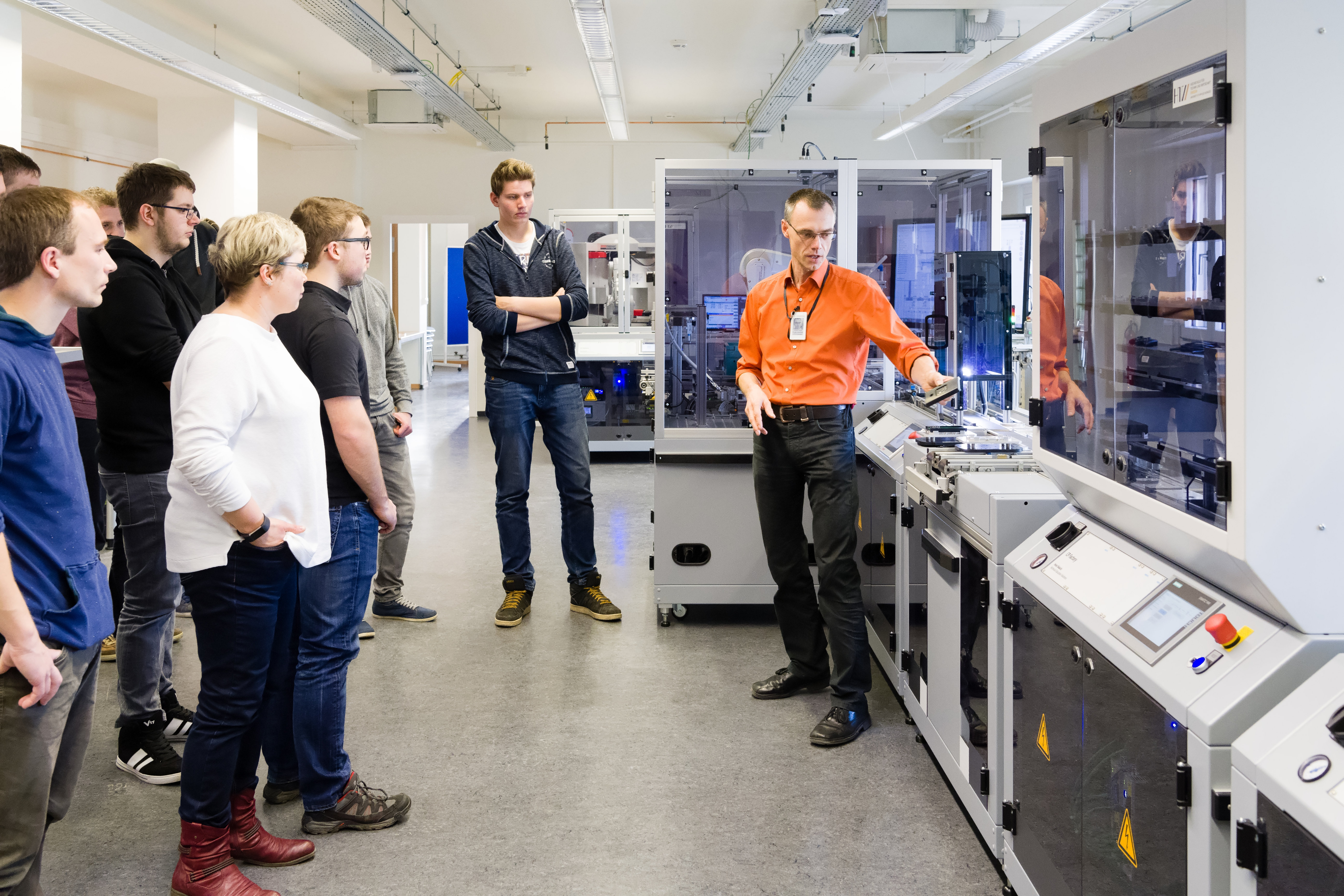 Digitalisierung erlebbar machen bei einer Führung im Industrial IoT Test Bed Anmeldung zur Führung