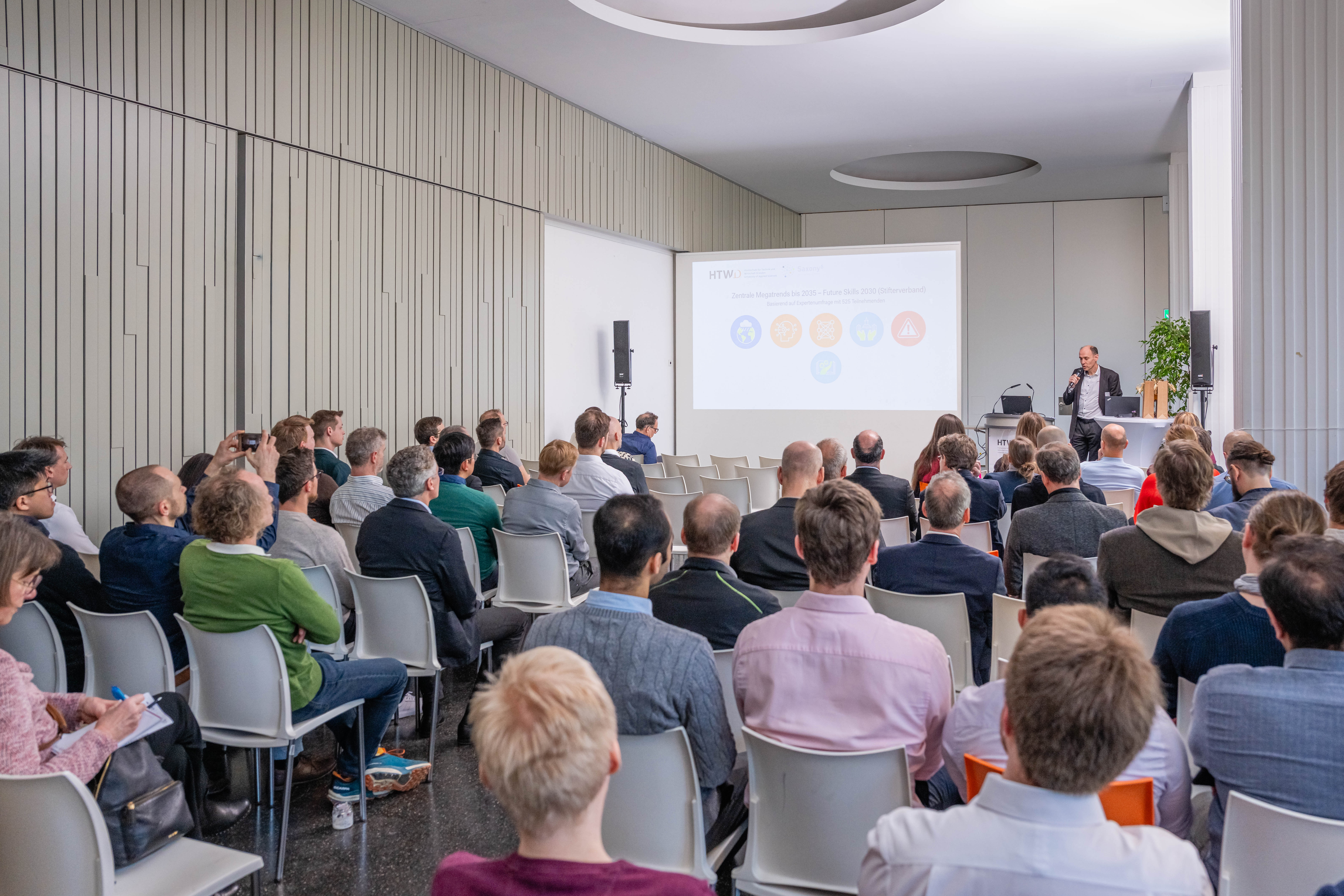 Dirk Reichelt eröffnet den 5. IIoT Brunch