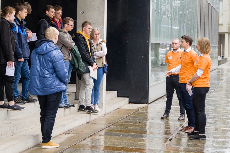 Studieninteressierte werden beraten