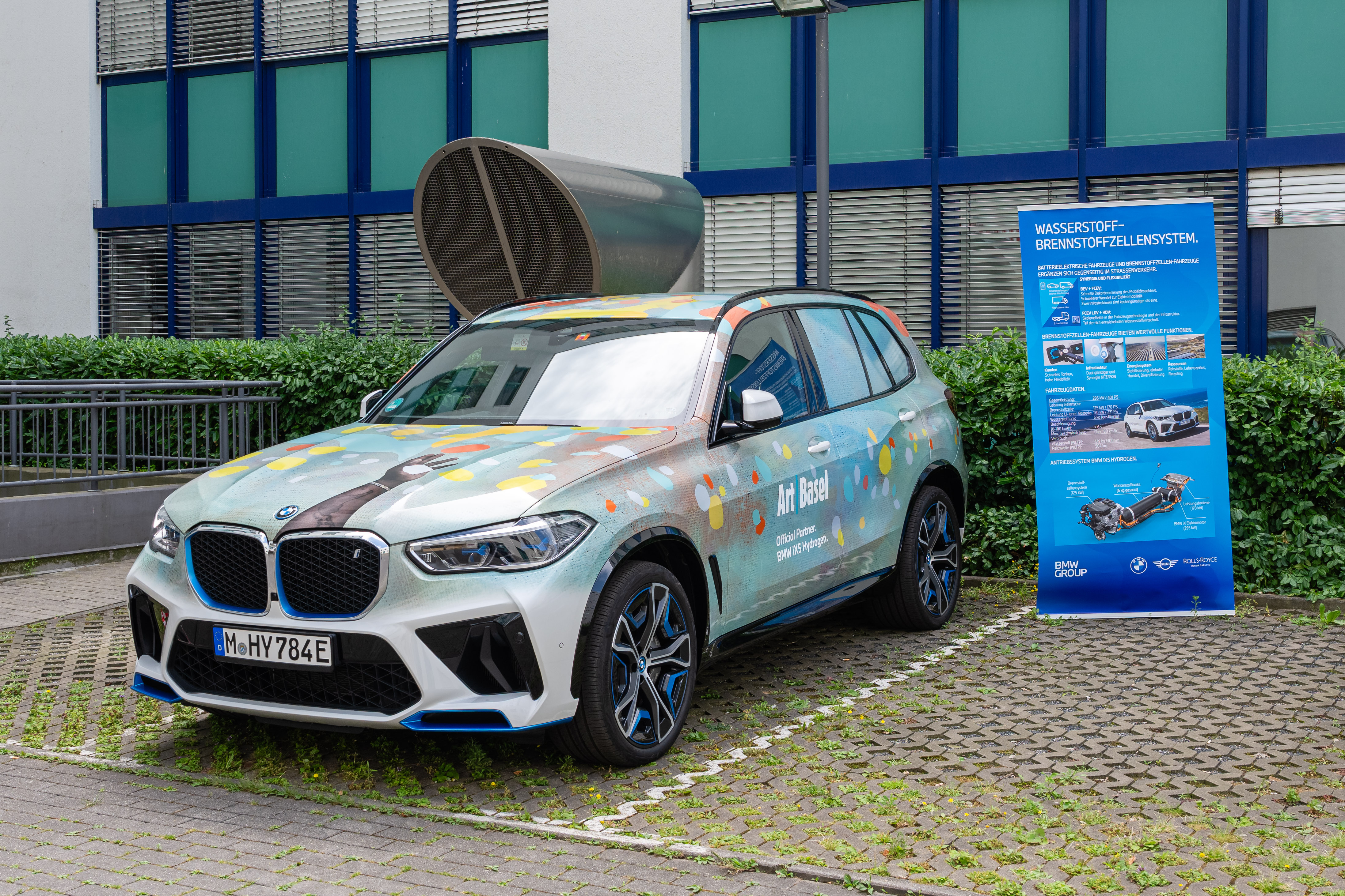 Wasserstoff-Brenstoffzellen Fahrzeug iX5 der BMW AG. Foto: HTWD/R.Stenzel