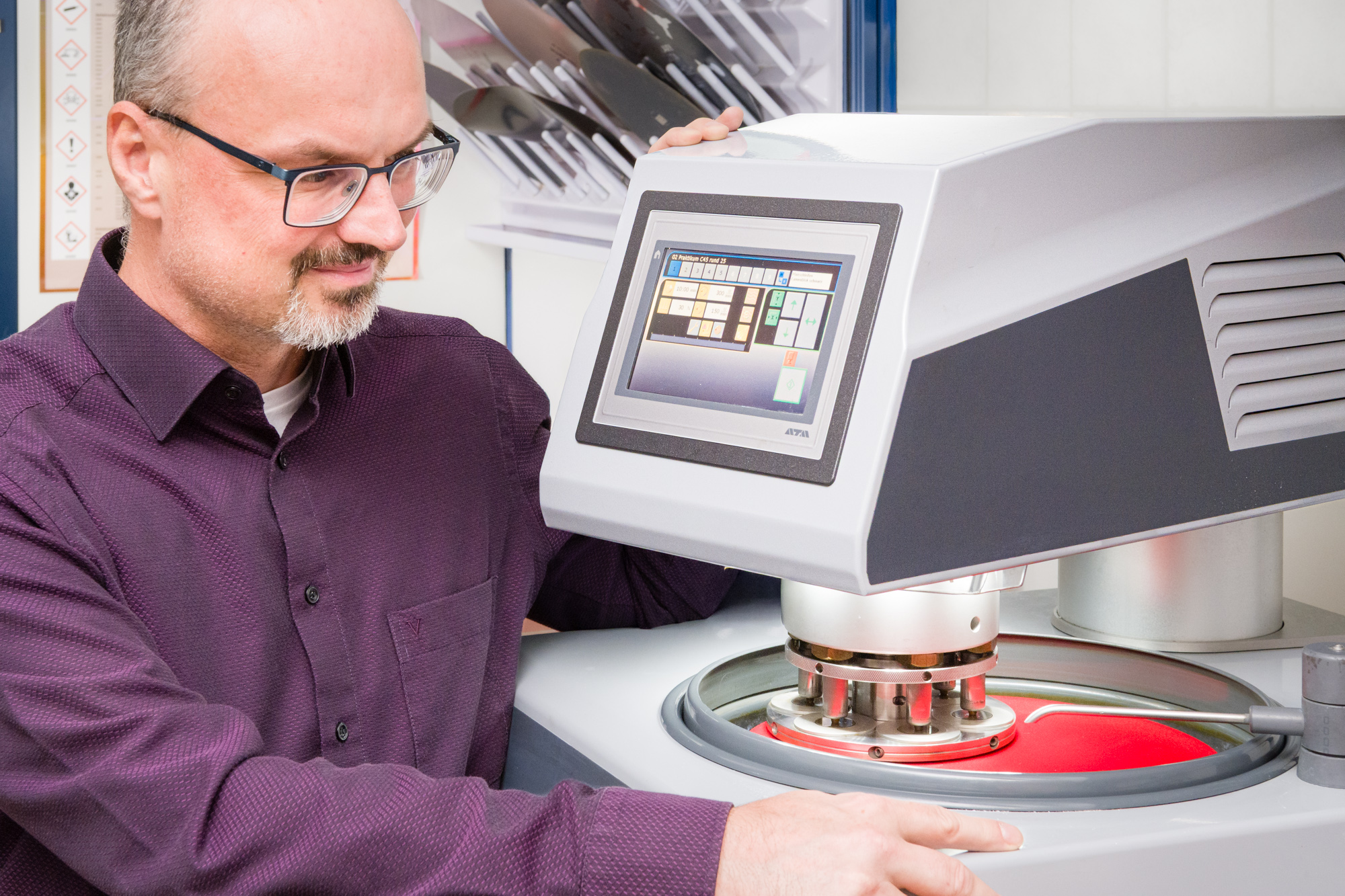 Schleif- und Poliermaschine