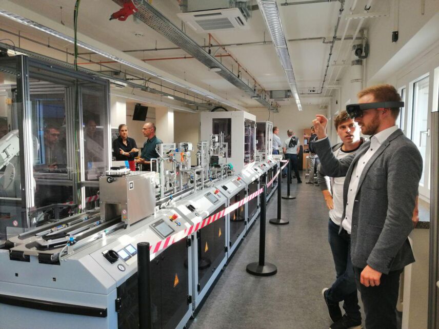 Use of a Hololens within the IOT-Testbed in the HTWD