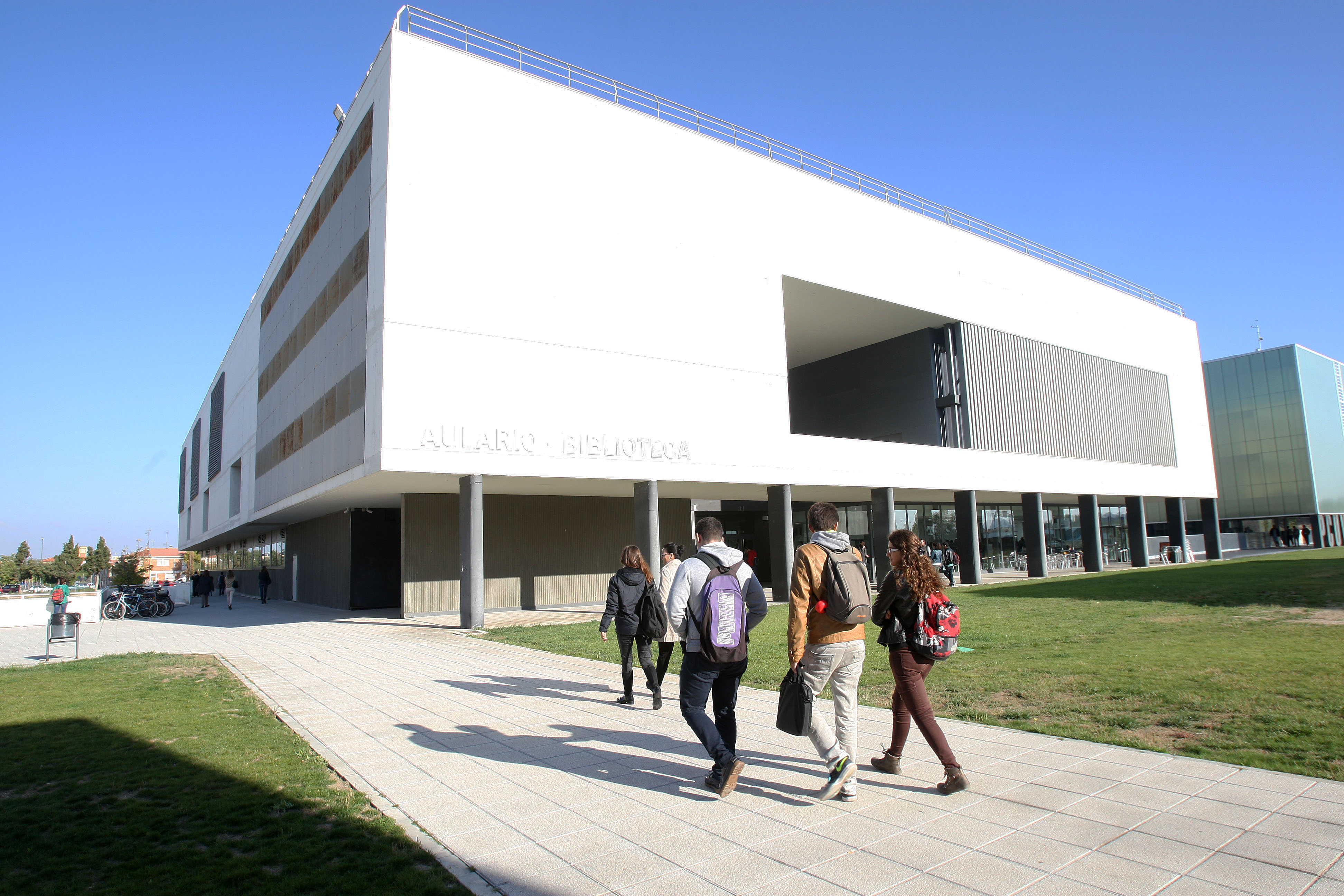 UNIVERSIDAD DE VALLADOLID