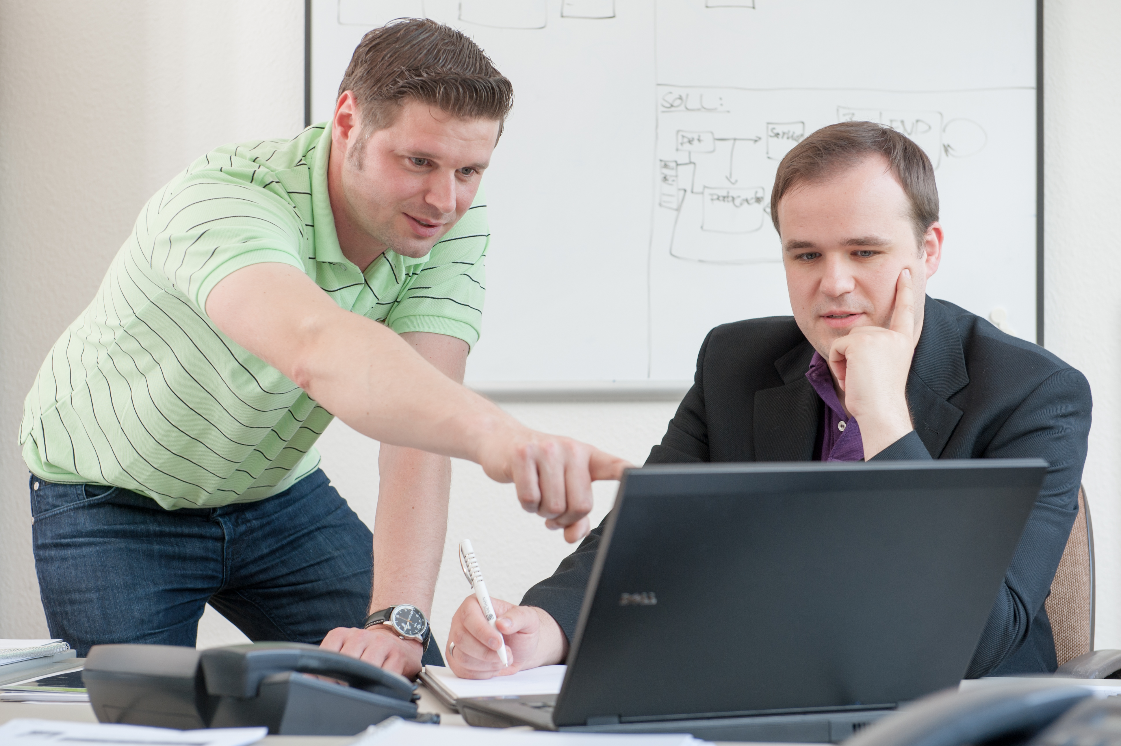 Prof. Dr. Oliver Crönertz and Bert Reichelt - Graduates of the Faculty of Economics at HTW Dresden in professional practice