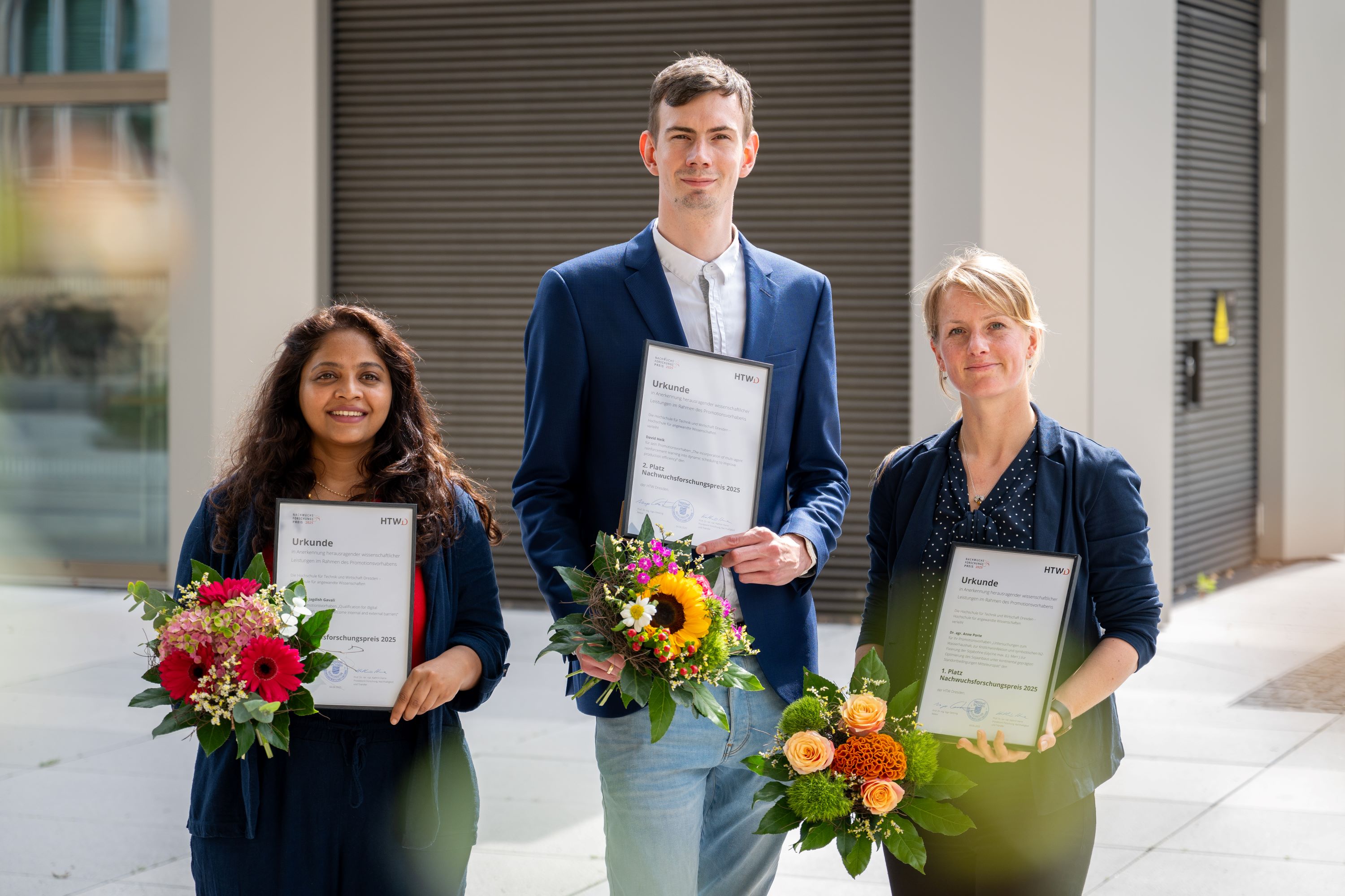 Menschen bei einer Preisverleihung