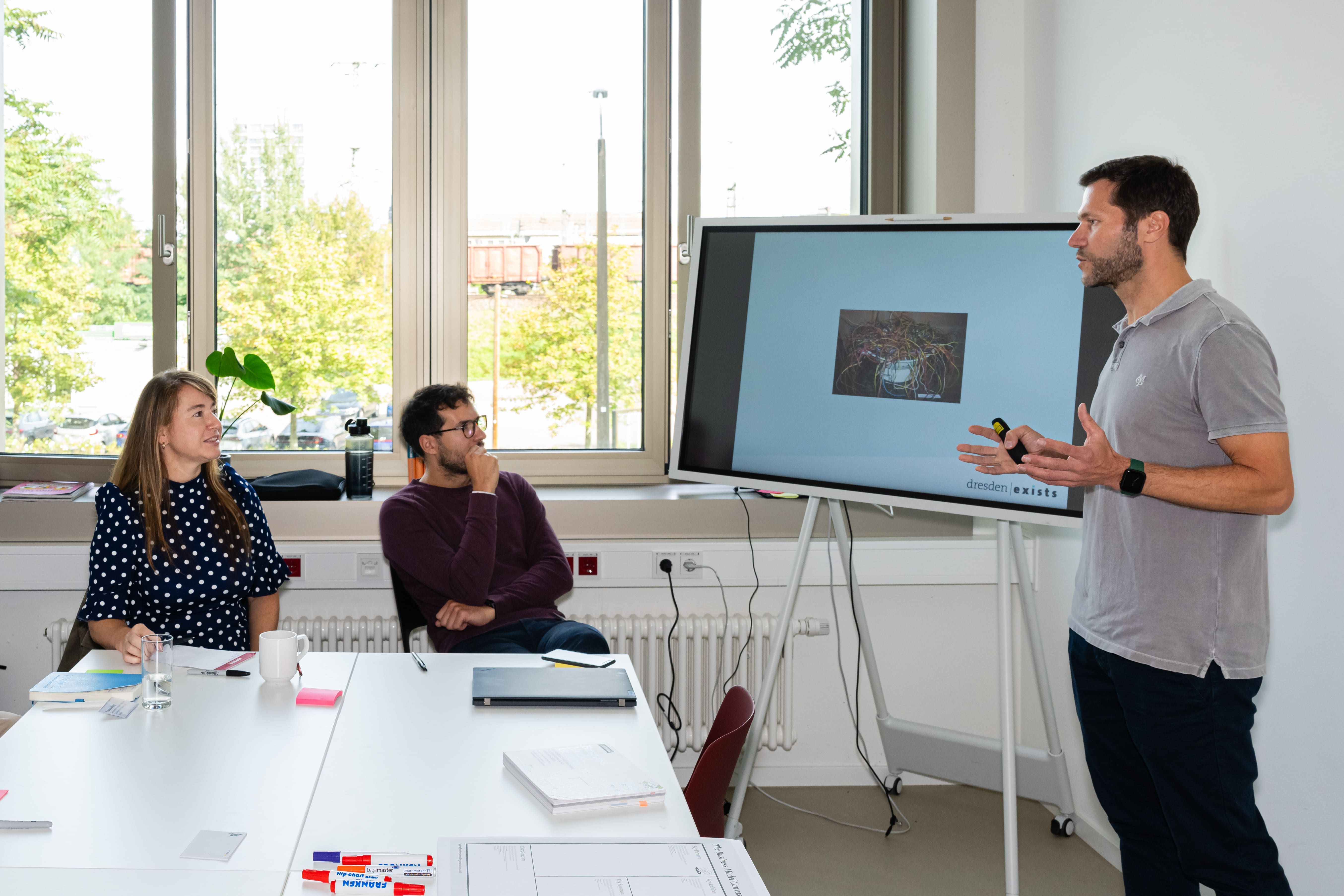 Vermittlung von Wissem im Workshop für Teilnehmende