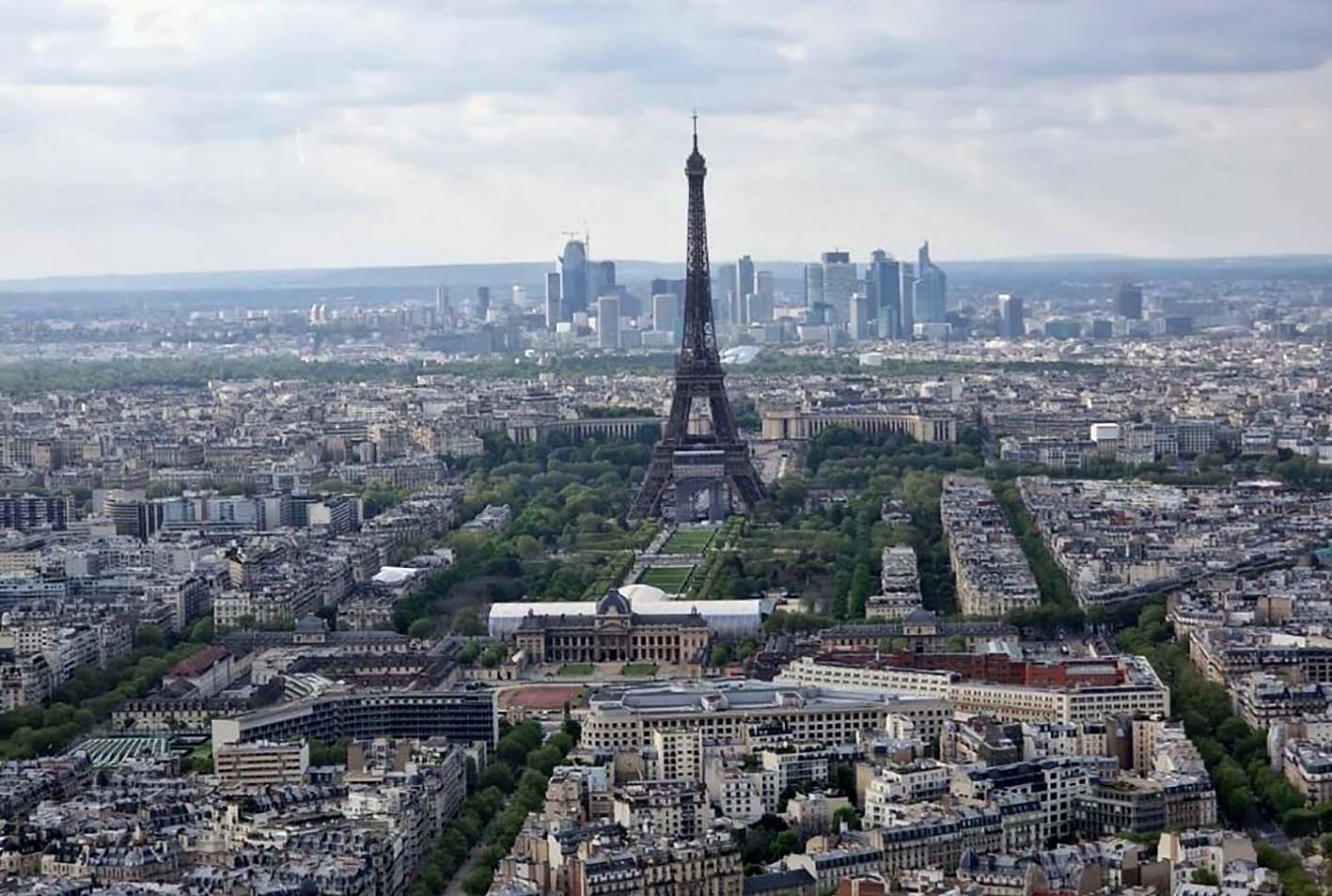 Blick auf Paris mit Eifelturm