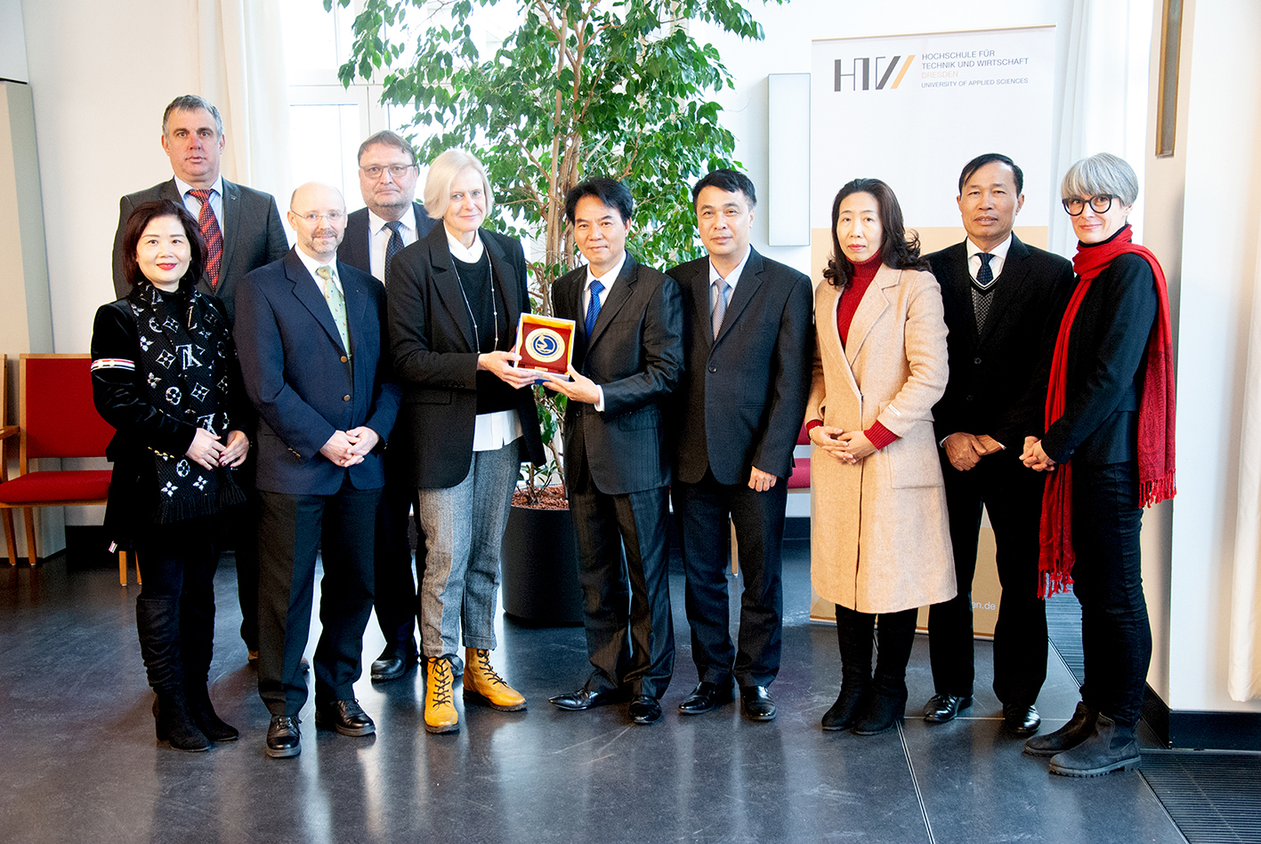 Representatives of the University of Transport and Communication (UTC) in Vietnam visited HTW Dresden