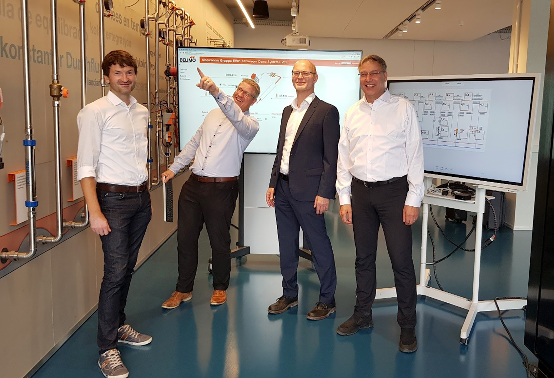 Prof. Matthias Franke, Andreas Wunderlin (Leiter Bereich PM Actuators & Valves Europe, Belimo), Prof. Heiko Werdin und Rainer Will (Verkauf Belimo Deutschland, Verantwortlicher für Hochschulkontakte) (v.l.n.r.)