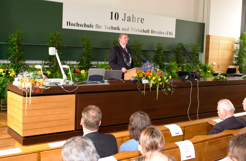 Celebration marking the 10th anniversary of HTW Dresden, 2002 Celebration marking the 10th anniversary of HTW Dresden, 2002