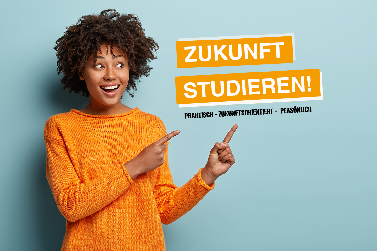 Mädchen zeigt mit Finger auf den Schriftzug "Zukunft studieren"