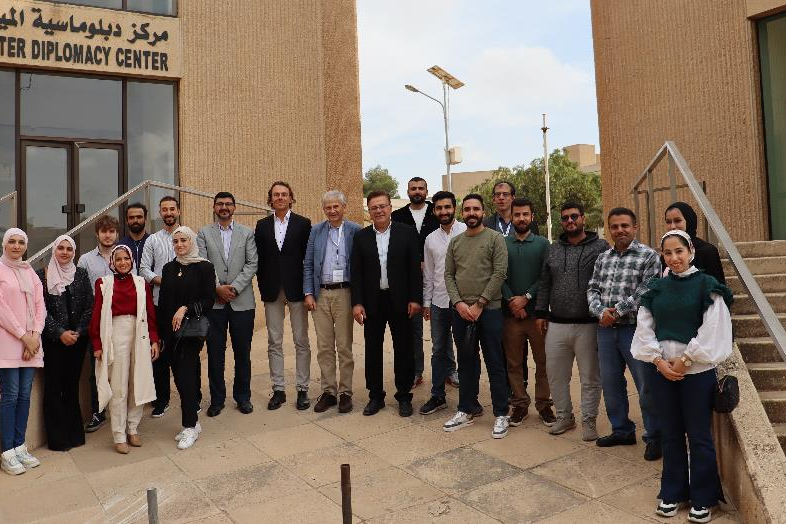[Translate to English:] Teilnehmende des “MEWAC-FEMAR Project-Workshop on Managed Aquifer Recharge and Riverbank Filtration”, Jordan University of Science and Technology, Irbid