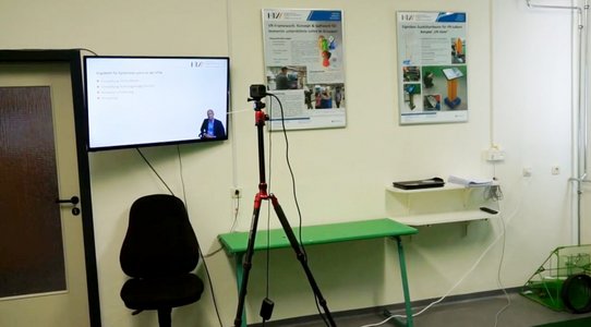 Kamera im Videoraum der Fakultät Maschinenbau
