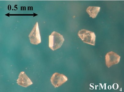 Kristalle von Stroniummolybdat