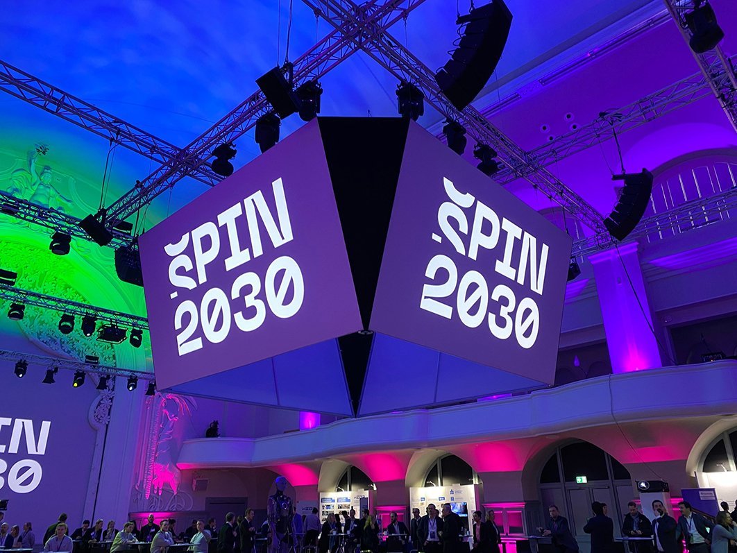 Monitore mit Logo SPIN2030