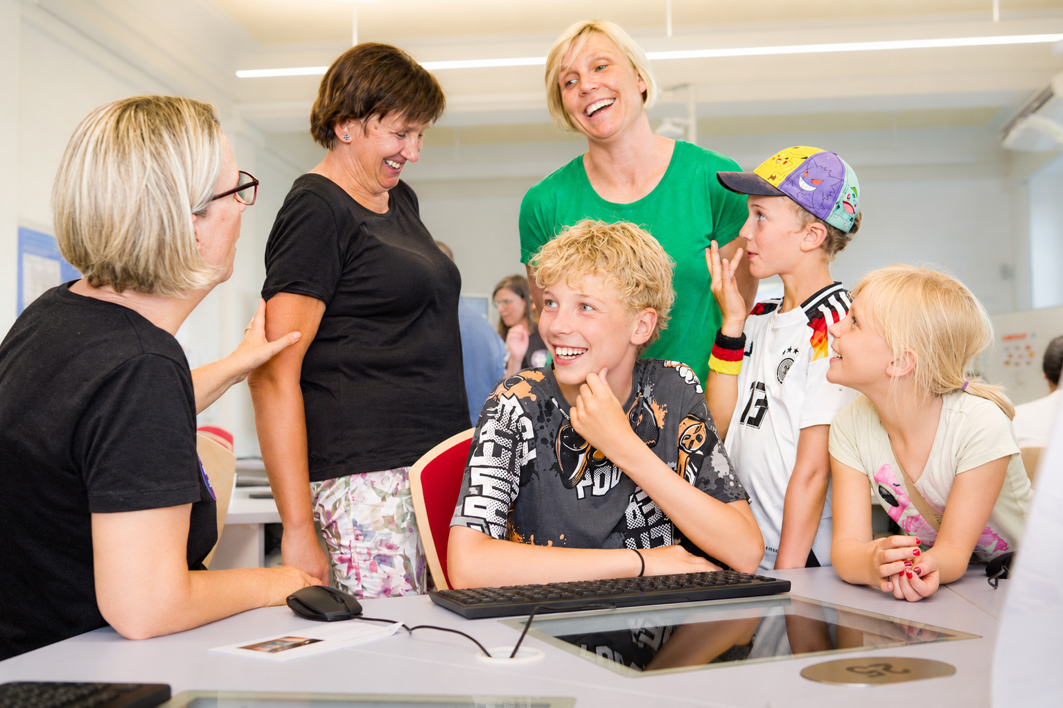 3 Generationen zur LNDW 2026 Kinder und Erwachsene tauschen sich mit der Leiterin des ZFS aus