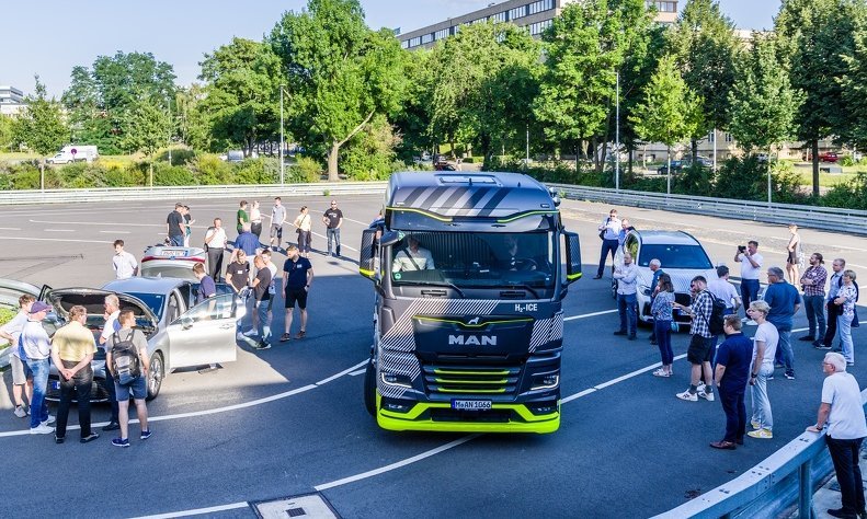 Vorführung Fahrzeuge mit Wasserstoffantrieb