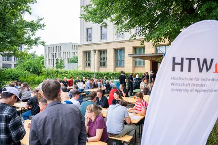 auf dem Campushof