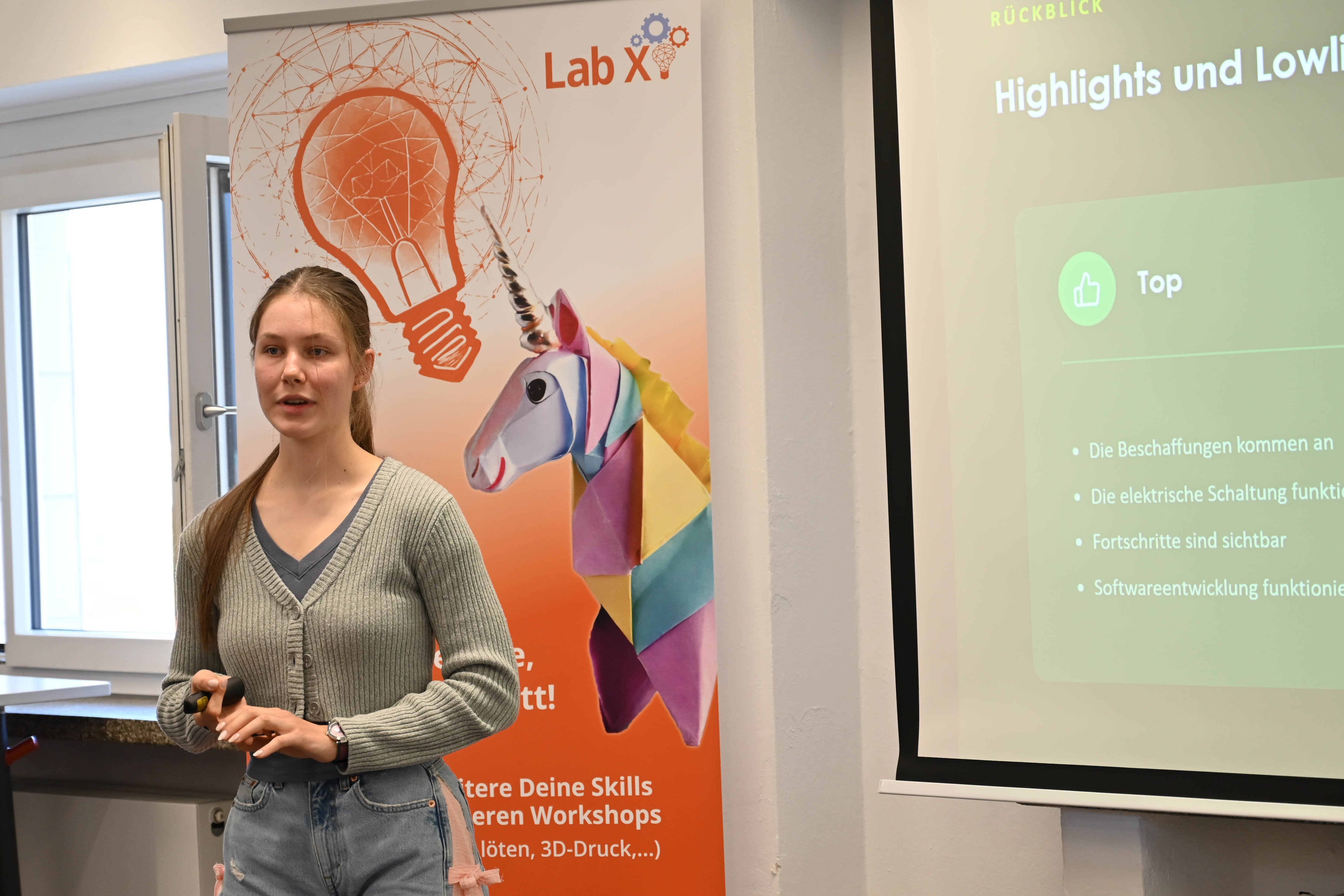Livia Claasen präsentiert ihren Projektstand