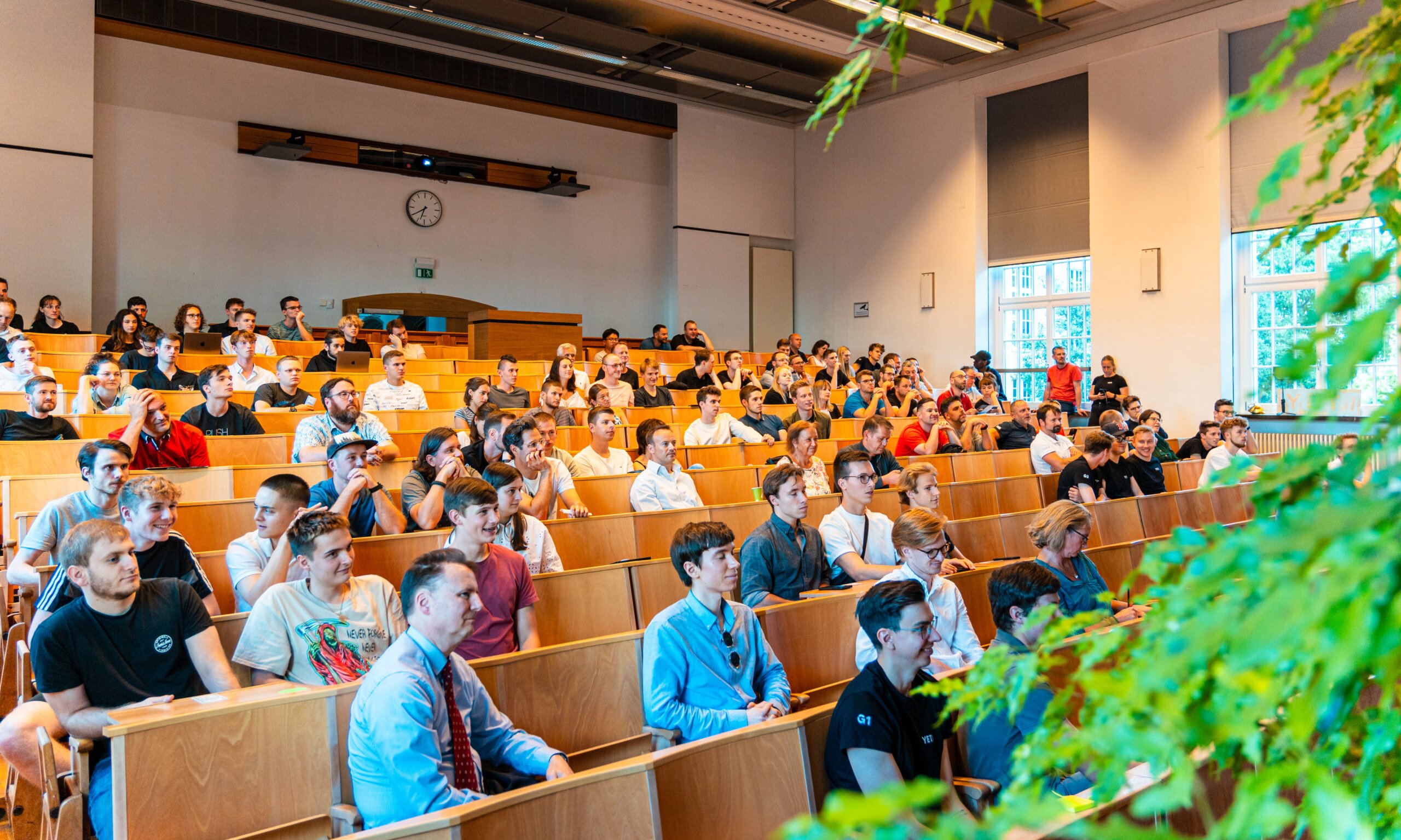 Hörsaal mit Zuschauern