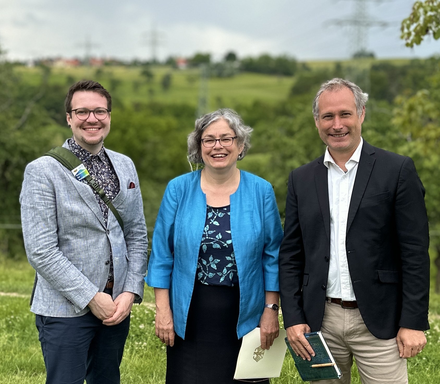 Mit dem Naturschutzgroßprojekt »DresdenNATUR | Kulturlandschaft mit Weitblick« will die Landeshauptstadt Dresden gemeinsam mit dem Bundesamt für Naturschutz und dem Freistaat Sachsen in sieben Schwerpunktgebieten in und um Dresden Lebensräume für Tiere und Pflanzen erhalten, entwickeln und neu schaffen. BIOZENTRA beteiligt sich mit seiner Expertise.
