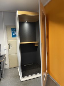 Telefonzelle im Coworking Raum A409