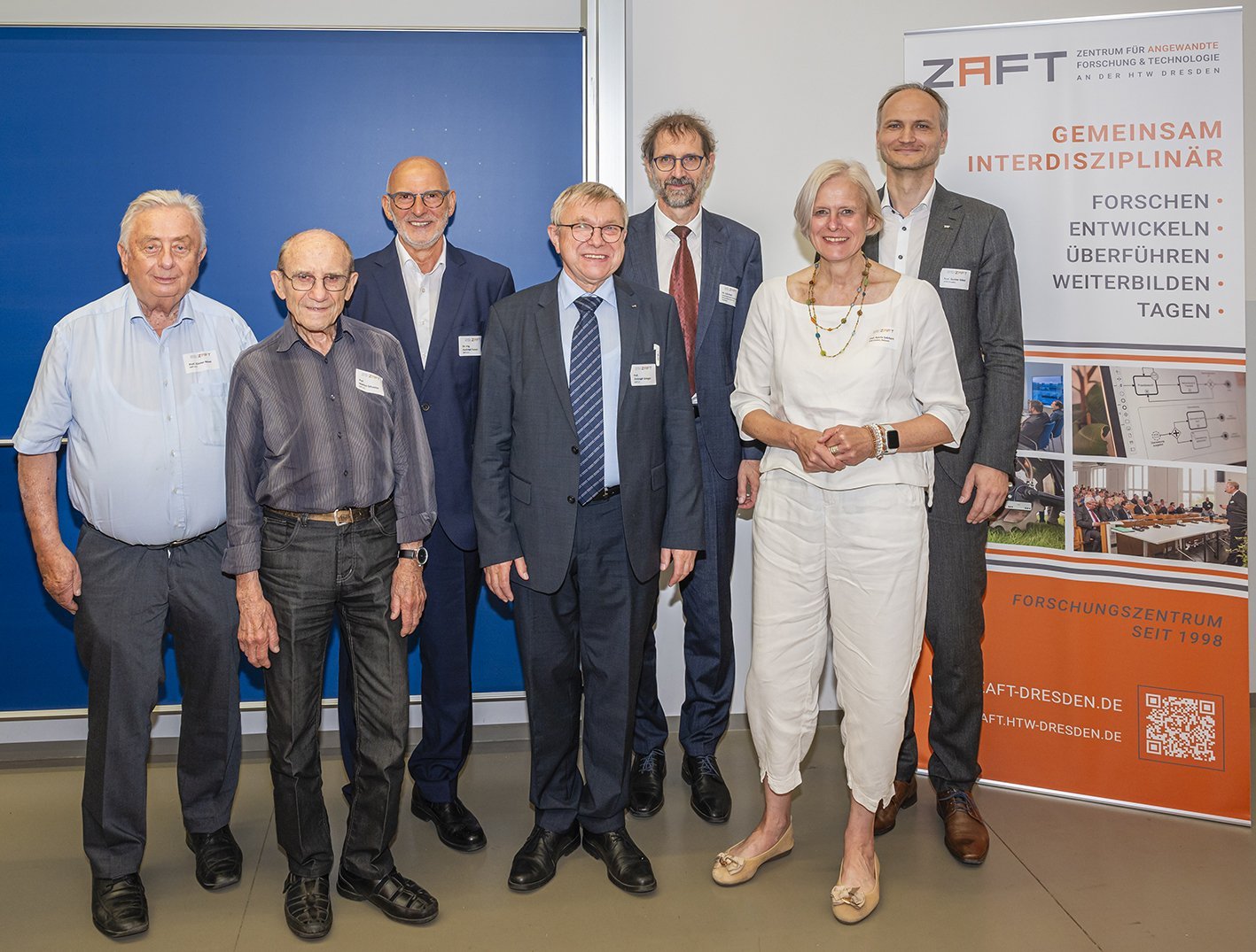 Gruppenbild mit ehemaligen ZAFT Direktoren und der Rektorin