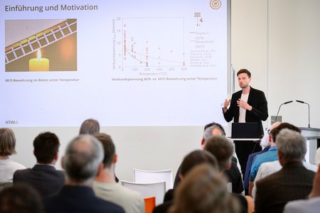 Dr. Kai Zernsdorf präsentiert sein Projekt