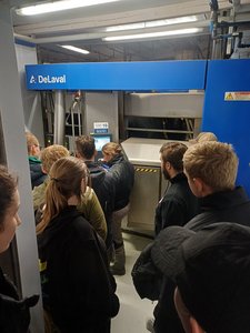 Betriebsbesuch mit EBBA Teilnehmern Melkroboter