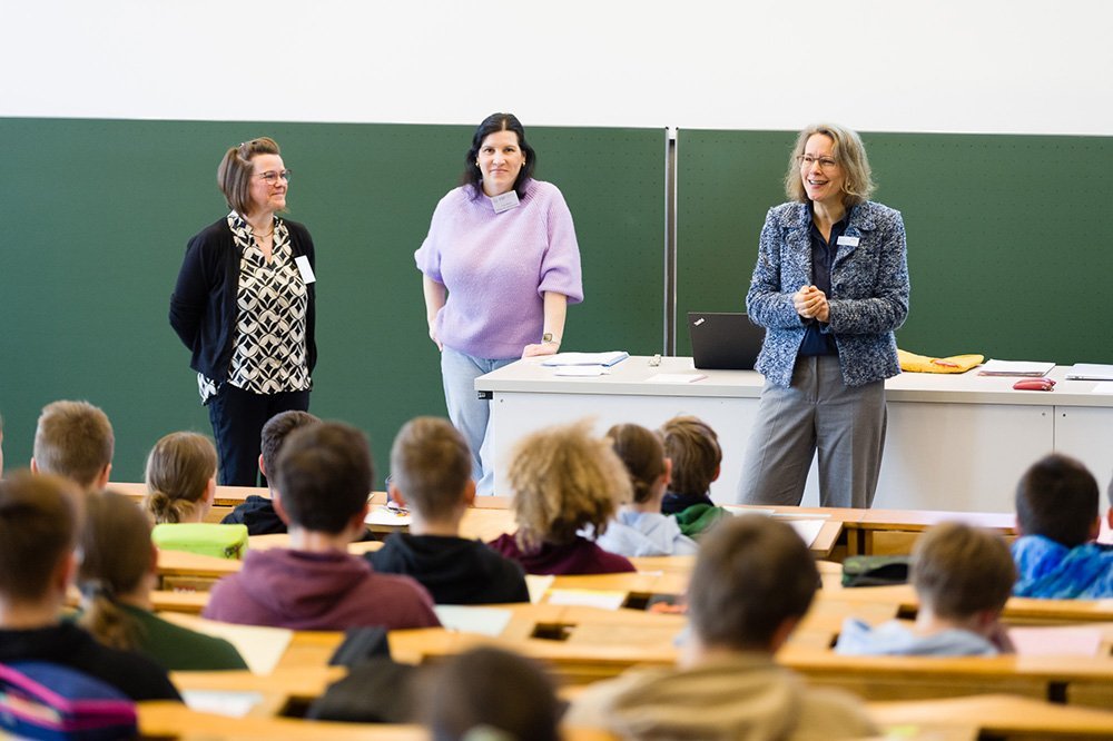 Begrüßt wurden die Nachwuchsmathematiker von Anne-Katrin Haubold, Prorektorin für Lehre und Studium.