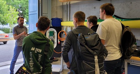 Besuch aus der Berufsschule für Elektrotechnik und Metalltechnik Dresden (06/2022)