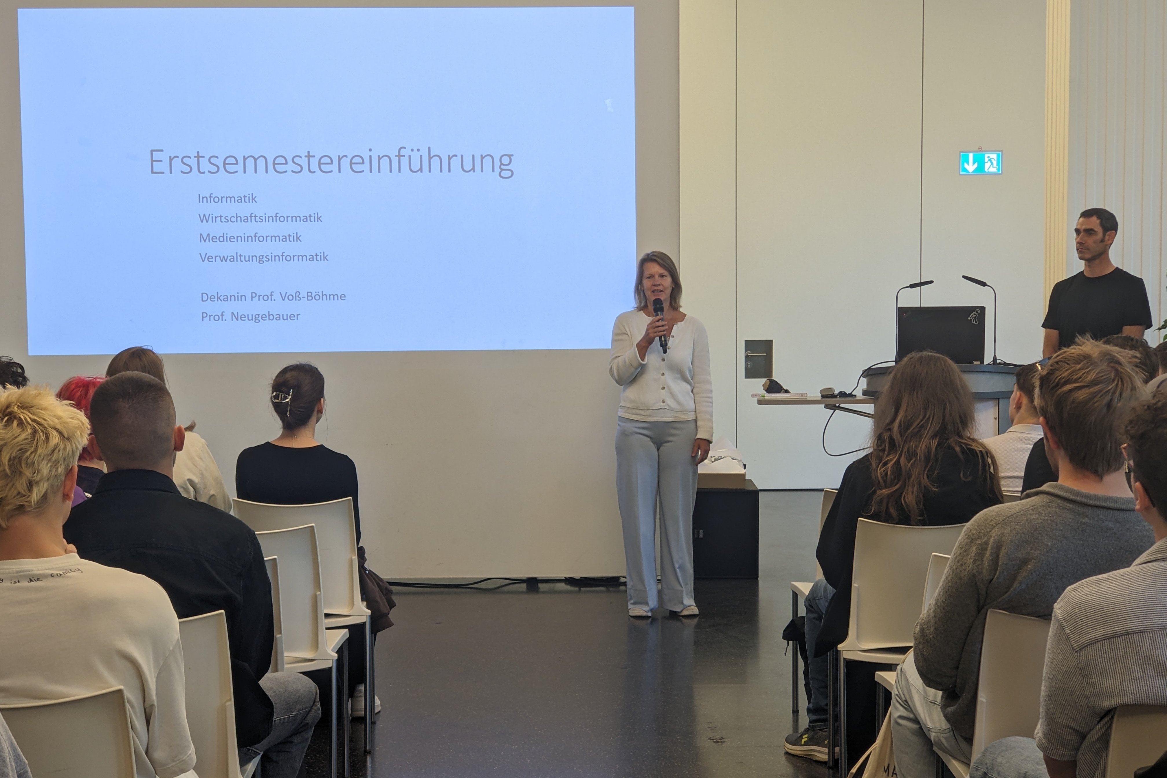 Prof. Anja Voß-Böhme