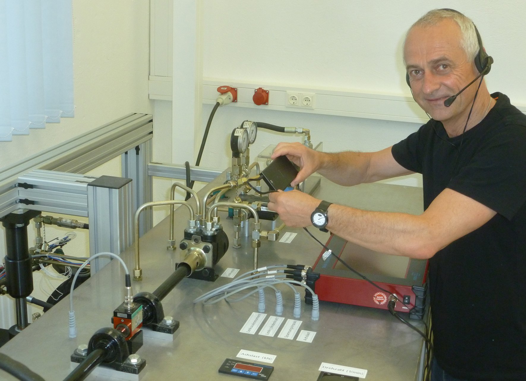 Holger Kühne im Laborpraktikum