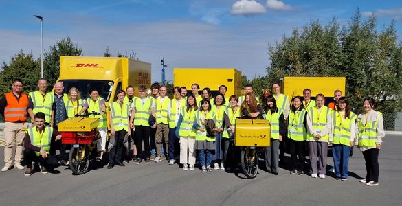 2023/09 (GSP Kurs 2023): Visit of DHL-Center at Ottendorf Okrilla