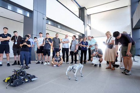 Robotervorführungen auf dem SZTU Campus während der SZTU International Week 2026