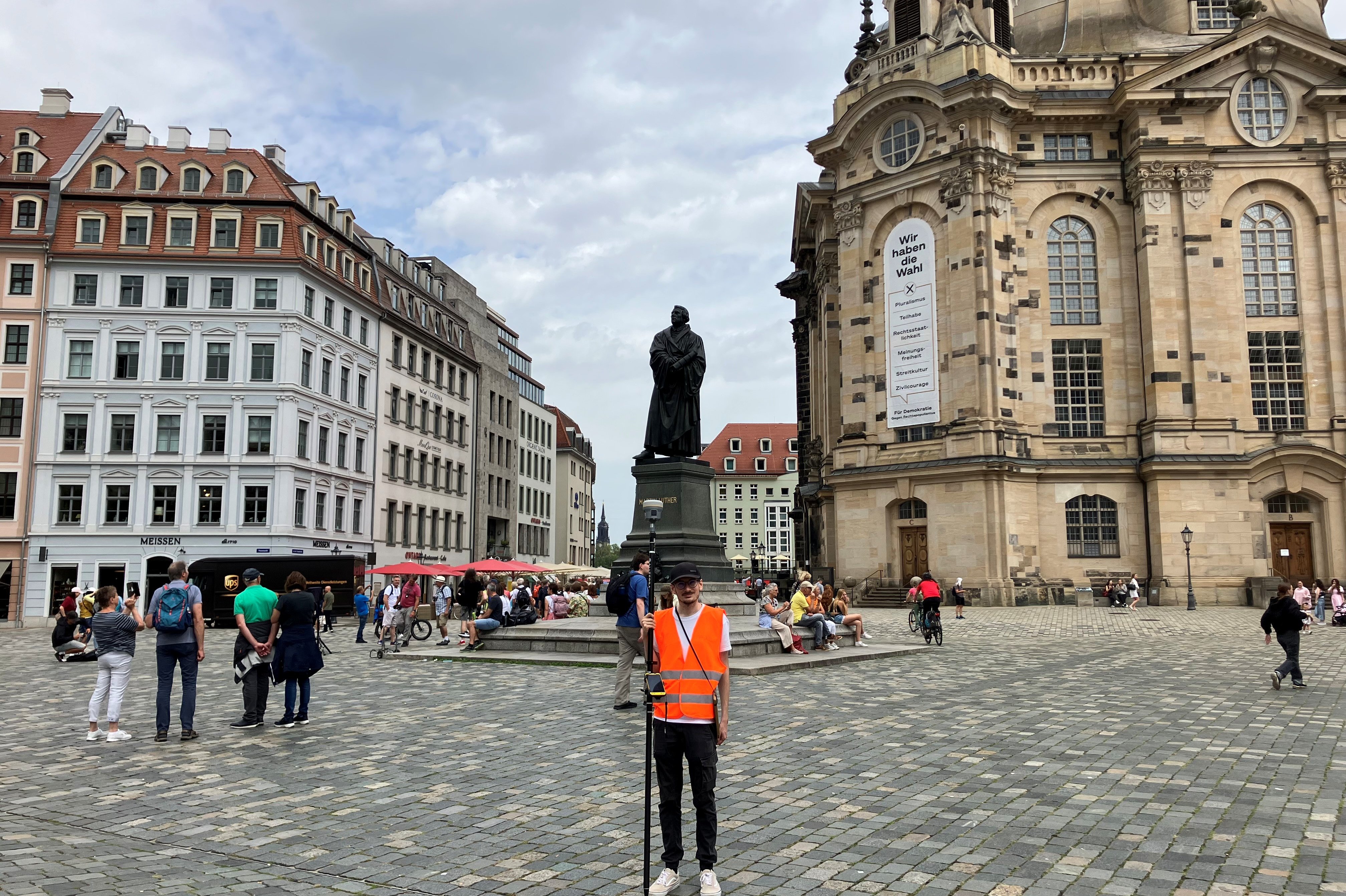 Absteckung der Tische durch unsere Kollegen